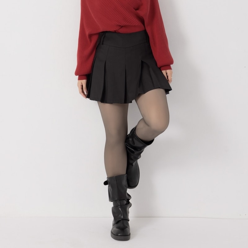 MUA! V-Waist Pleated Plus Size Tailored Skort