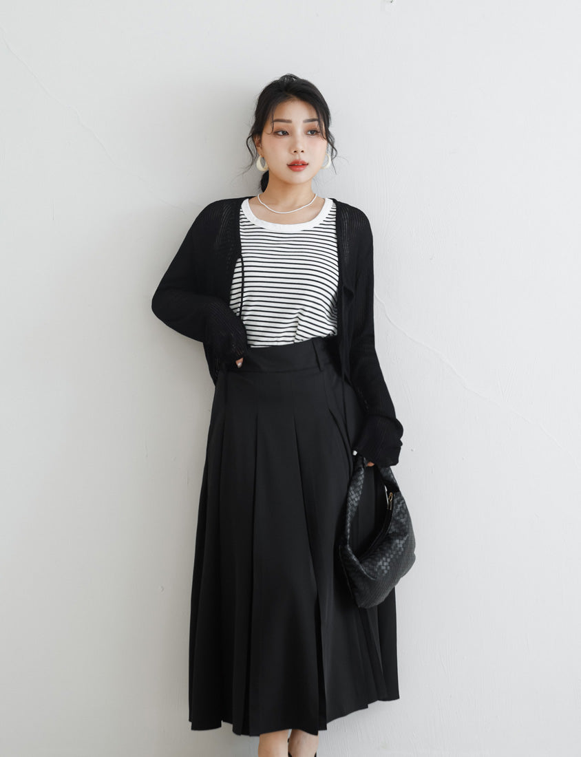 MISS. Elegant Wide Pleated Elastic Back Waist Plus Size Maxi Skirt