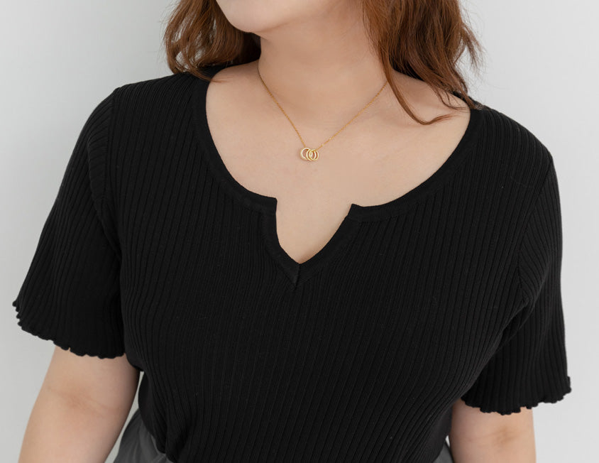 MISS. Essential Wavy Edge Plus Size Knit Top