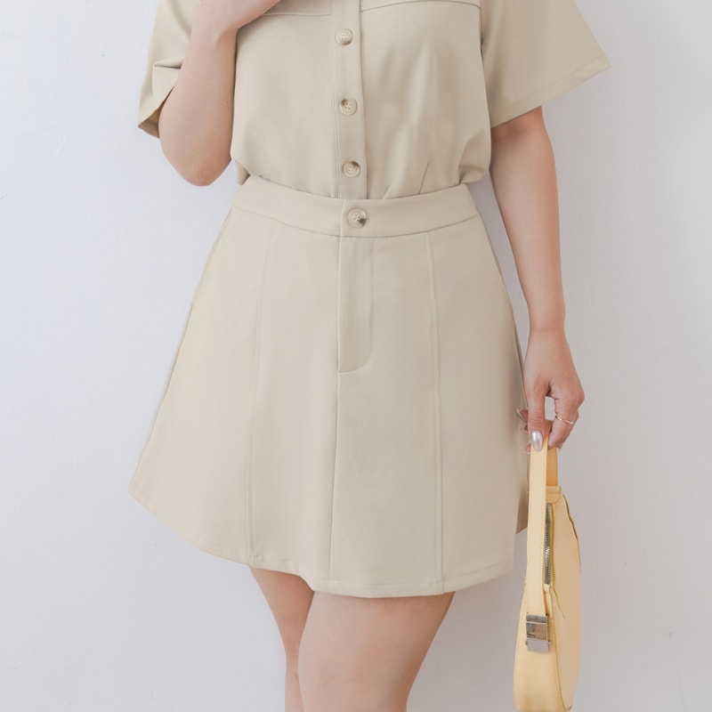 MISS. Korean Contrast Stitch Twill Back-Elastic Plus Size Mini Skirt