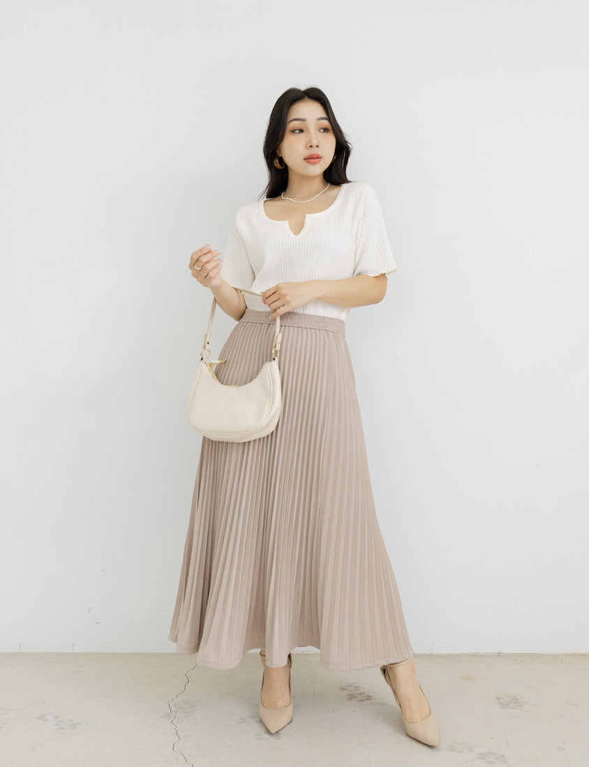 MISS. Fairy Pleated Elastic Waist Plus Size Maxi Skirt