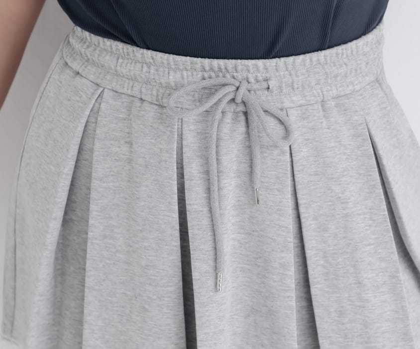 MUA! Pleated Lace-Trim Elastic Drawstring Plus Size Cotton Skirt (with Inner Shorts)