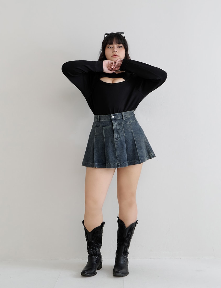 MUA! Cloud Cotton Front Cut-Out Plus Size Long Sleeve Top