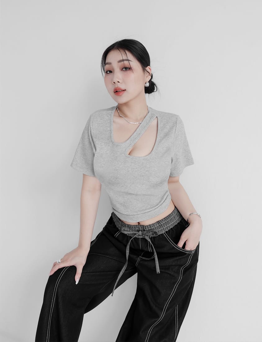 MUA! Color-Block Stitch Elastic Waist Plus Size Tapered Jeans