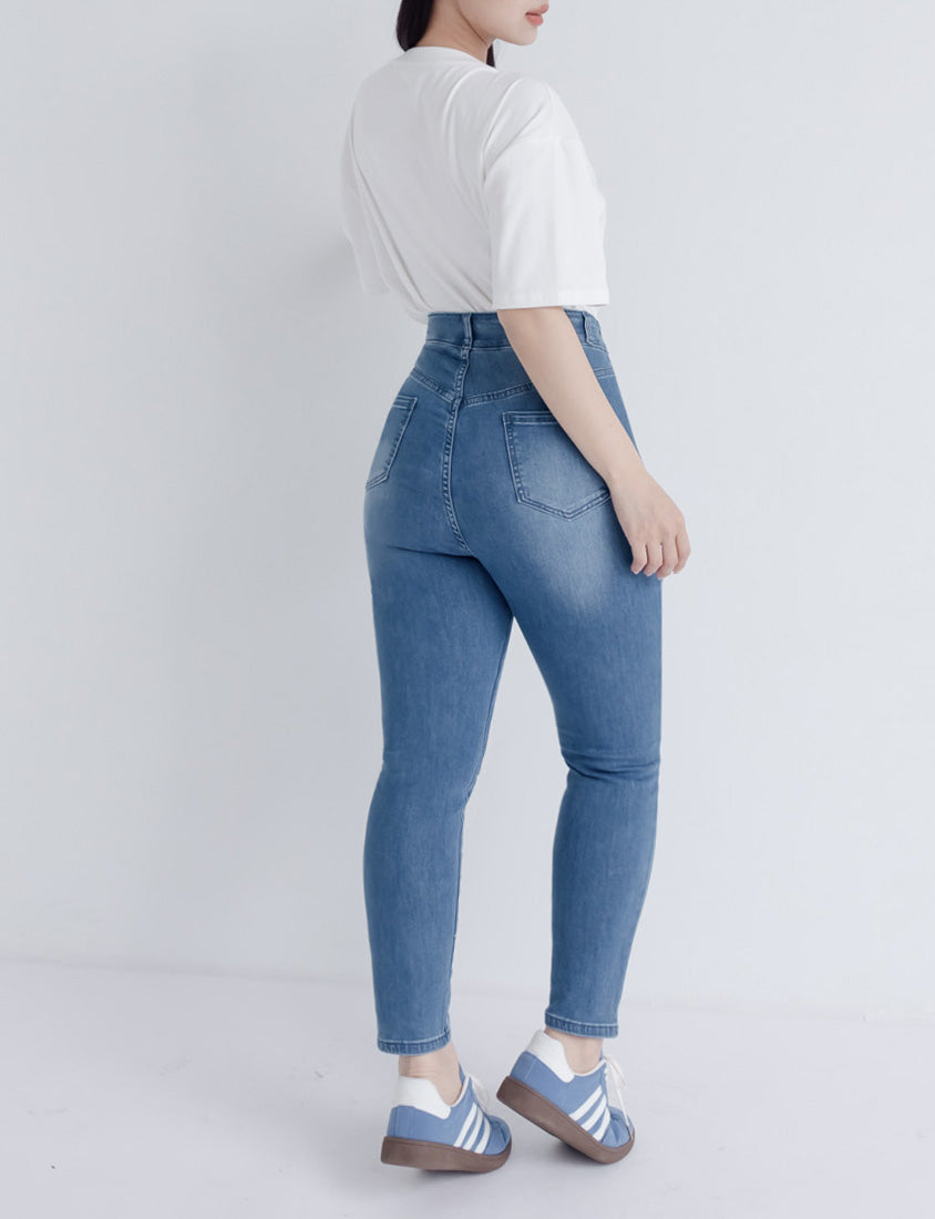 Cooling Tech Slim Fit Plus Size Jeans