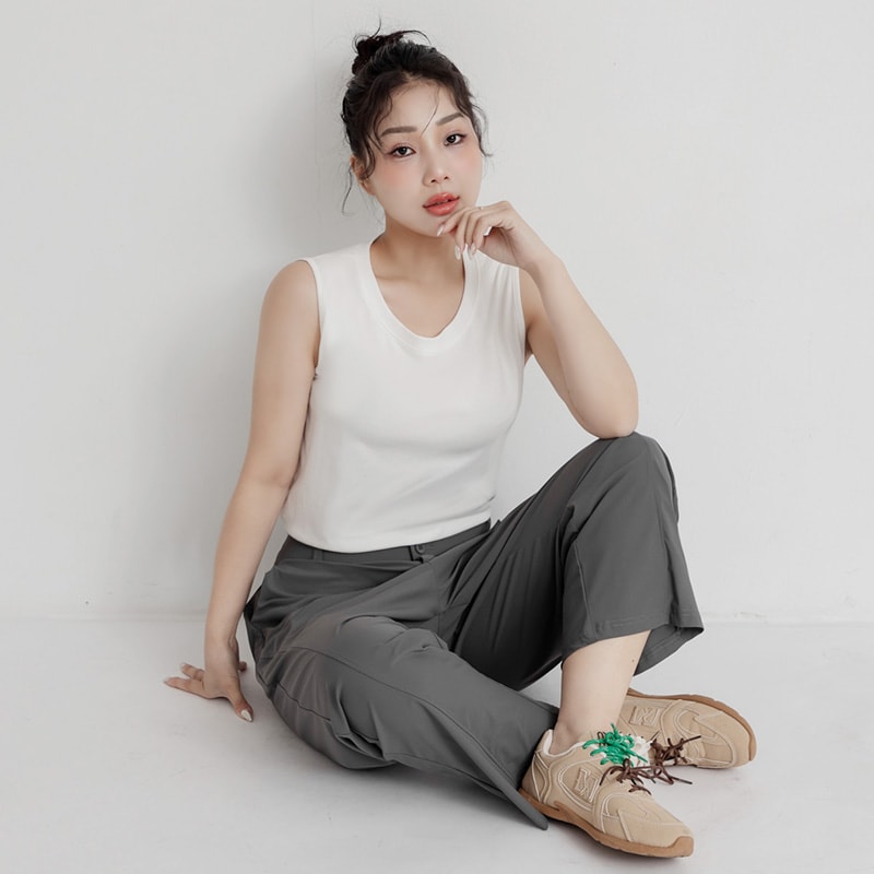 Everyday Basic Crewneck Plus Size Tank Top