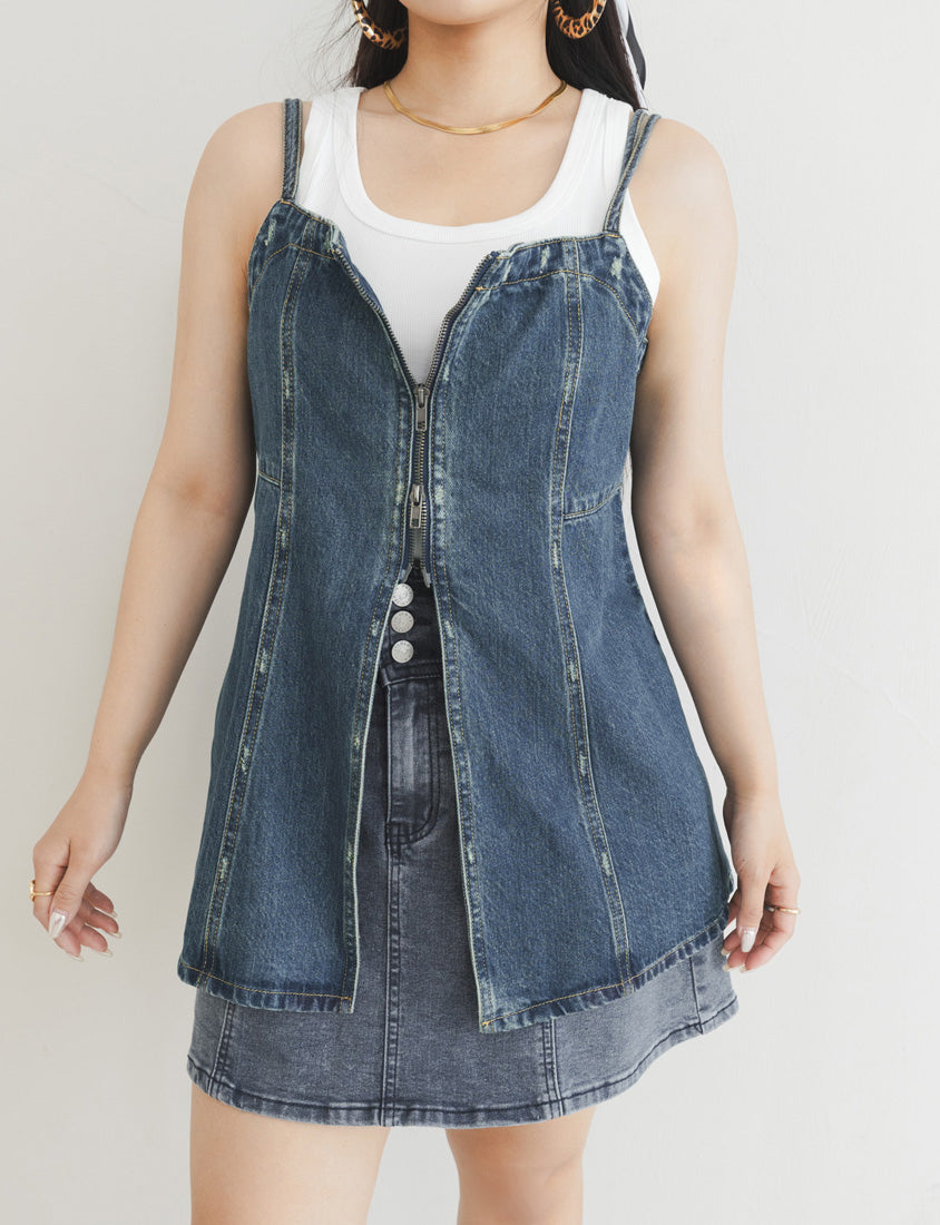 MUA! Distressed Zip-Up Convertible Plus Size Denim Vest
