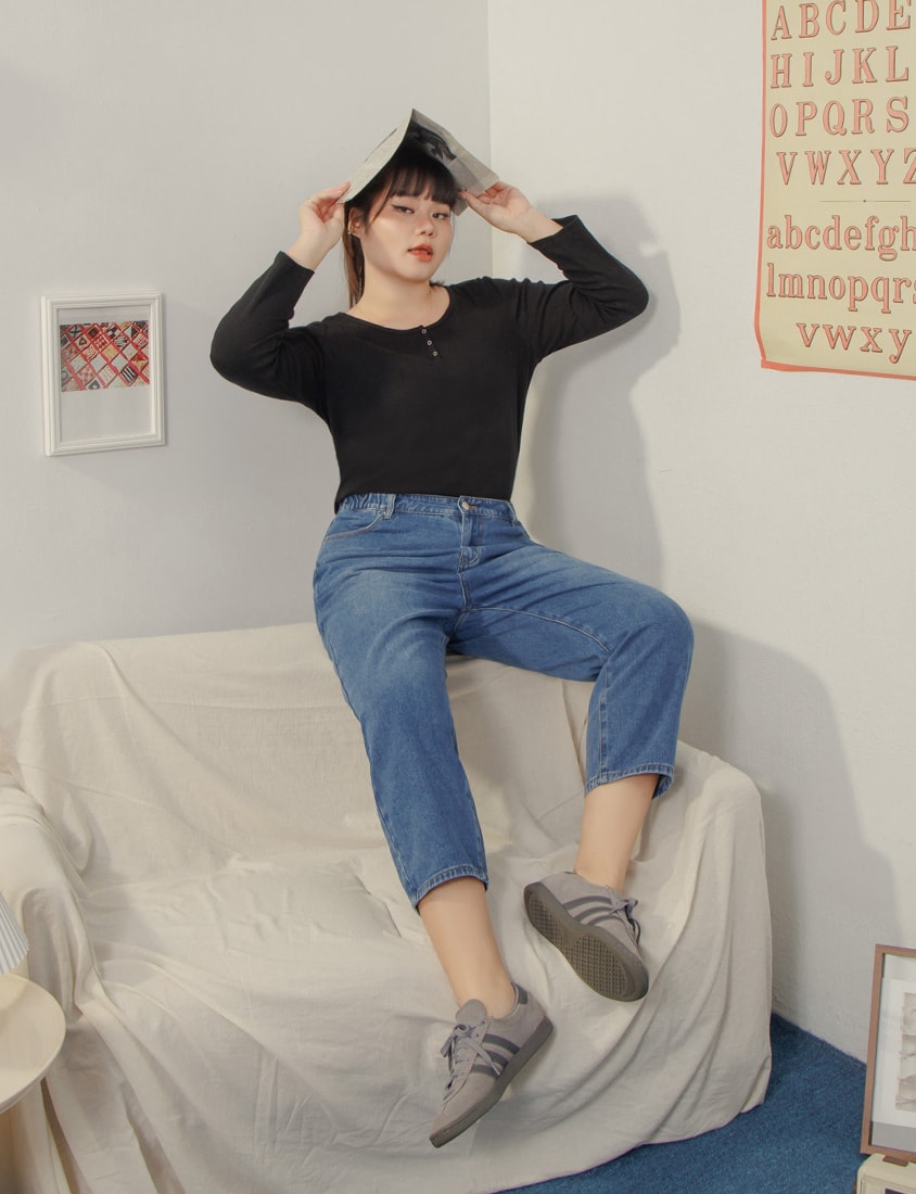 Jacquard Ribbed Button-Front Plus Size Crewneck Top