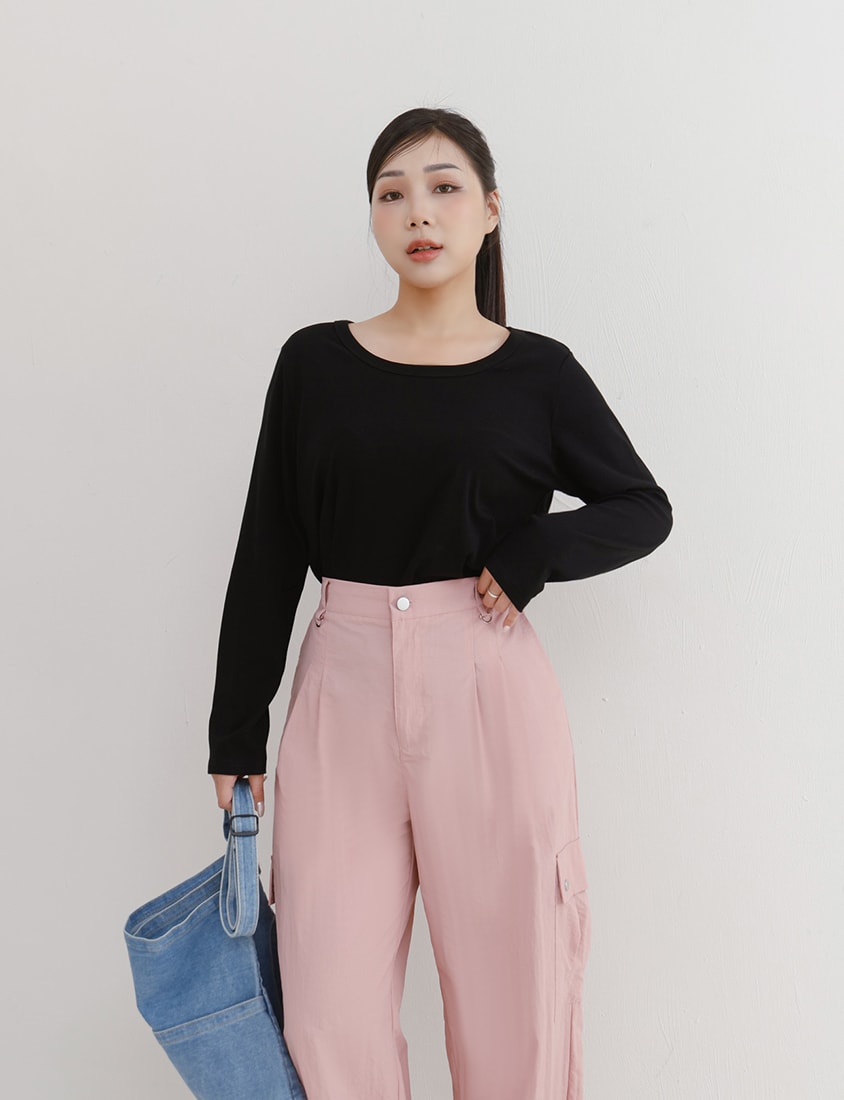 U-Neck Slim Fit Plus Size Long Sleeve Tee