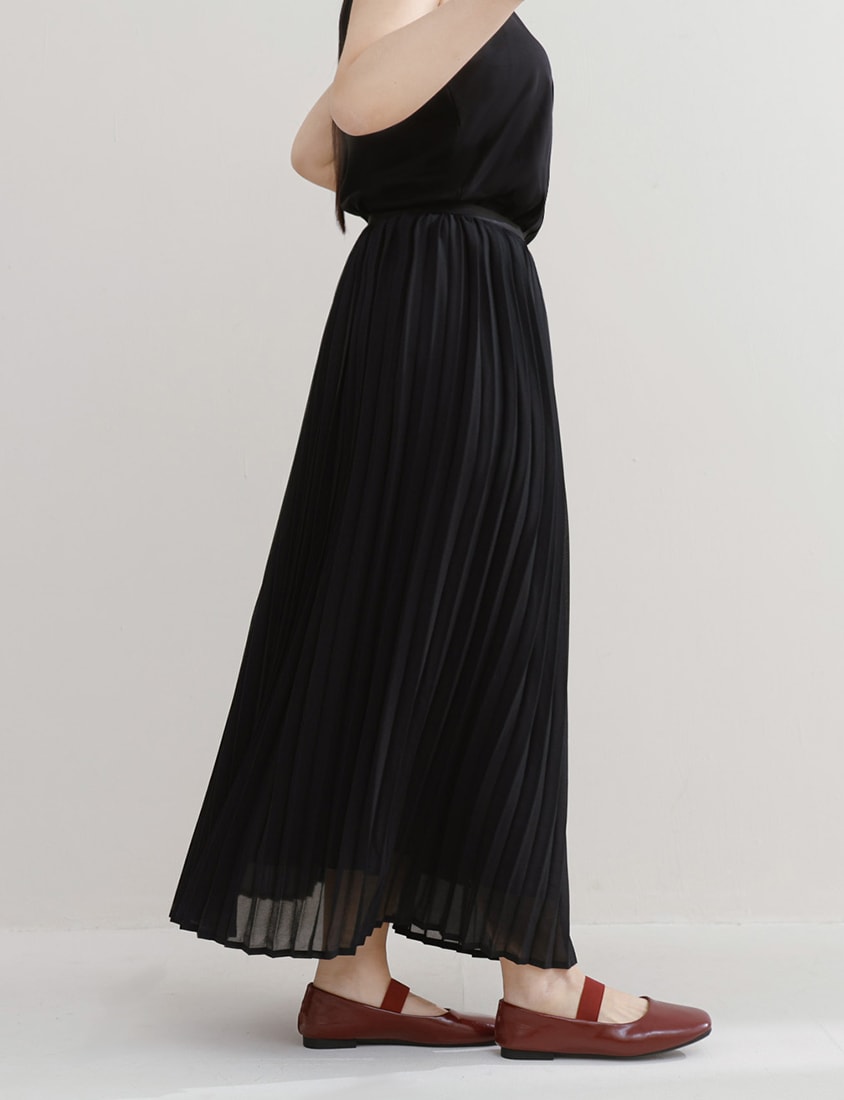 MISS. Elegant Fine-Pleated Double Layer Sheer Plus Size Maxi Skirt