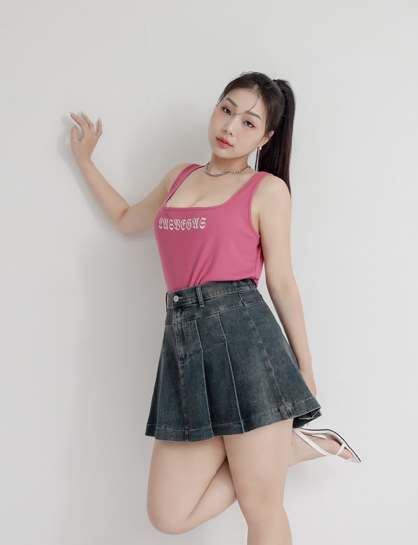MUA! Sweet & Hot Denim Pleated Plus Size Mini Skirt (with Inner Pants)