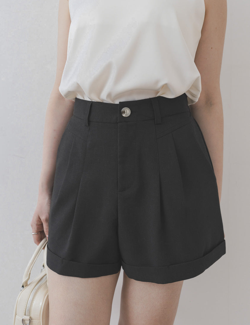 MISS. Wrinkle-Resistant Skin-Friendly Linen Cuffed Plus Size Shorts
