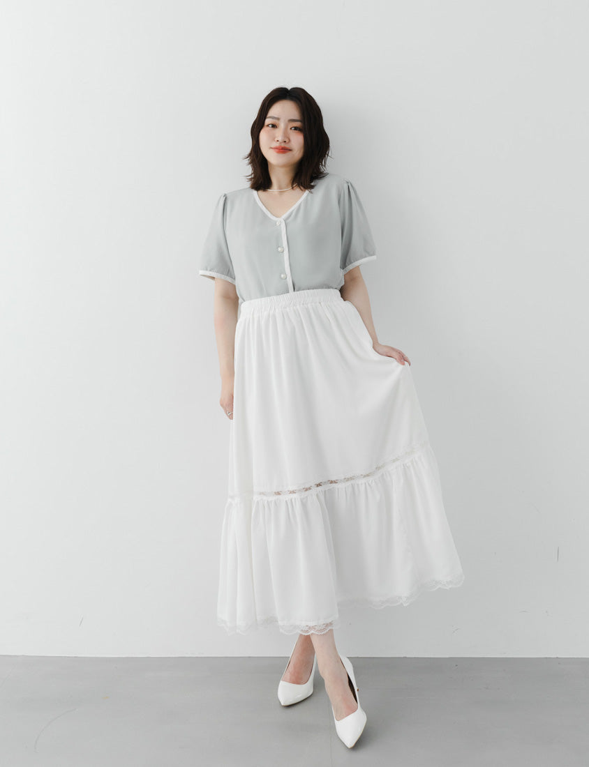 MISS. Elegant Contrast Trim Pearl Button Plus Size Top