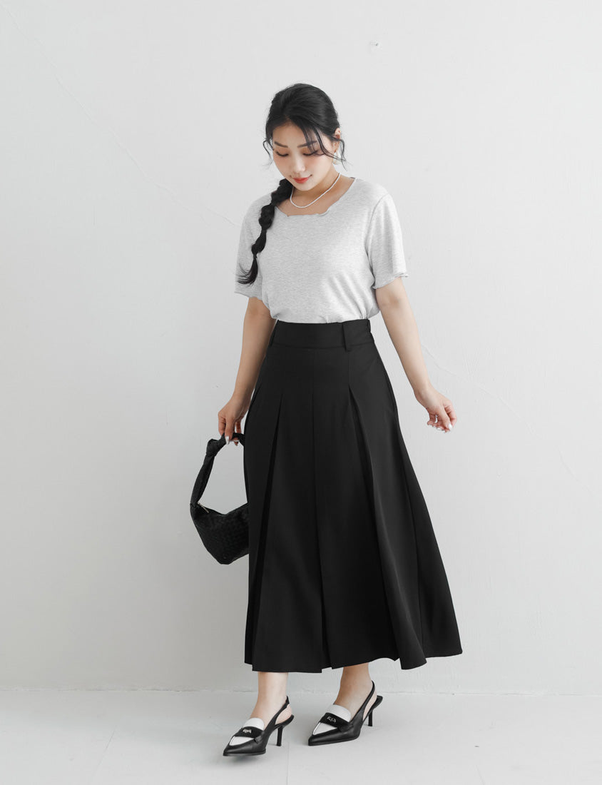 MISS. Versatile Wavy Edge Textured Plus Size Ribbed Top