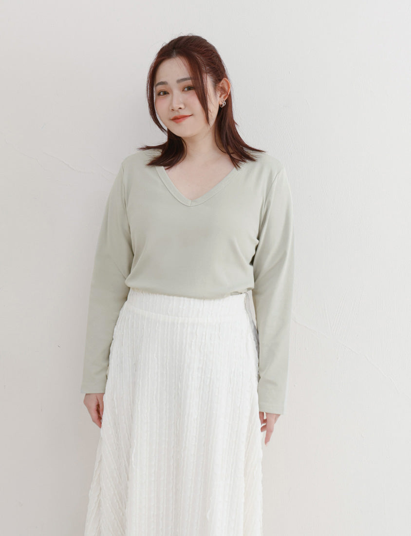 V-Neck Slim Fit Plus Size Long Sleeve Tee