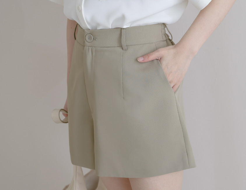MISS. Elegant Back Elastic Waist Plus Size Tailored Shorts