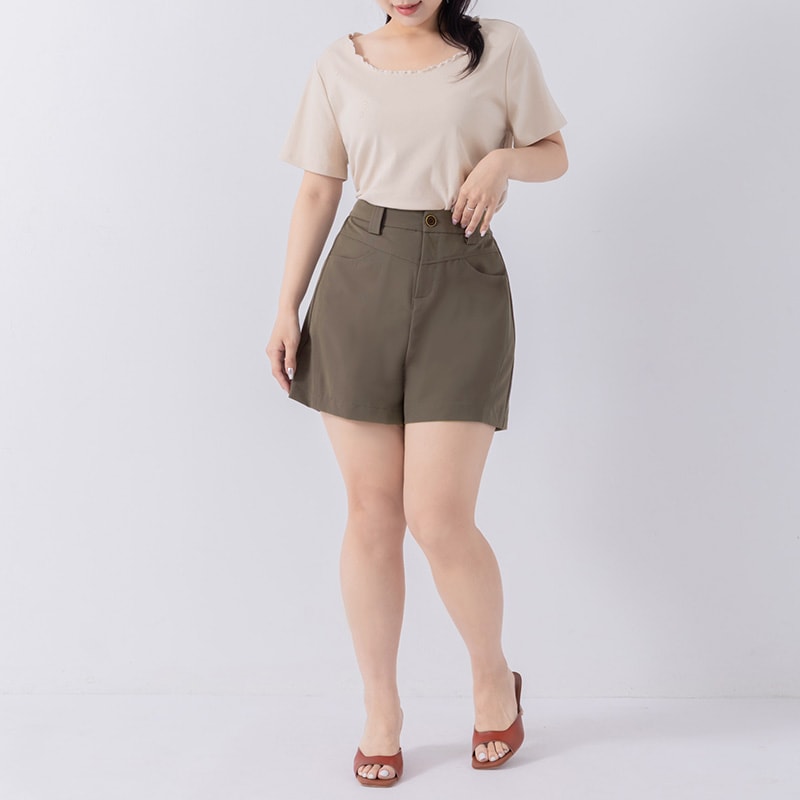 Tailored Seam Slim Fit Plus Size Shorts