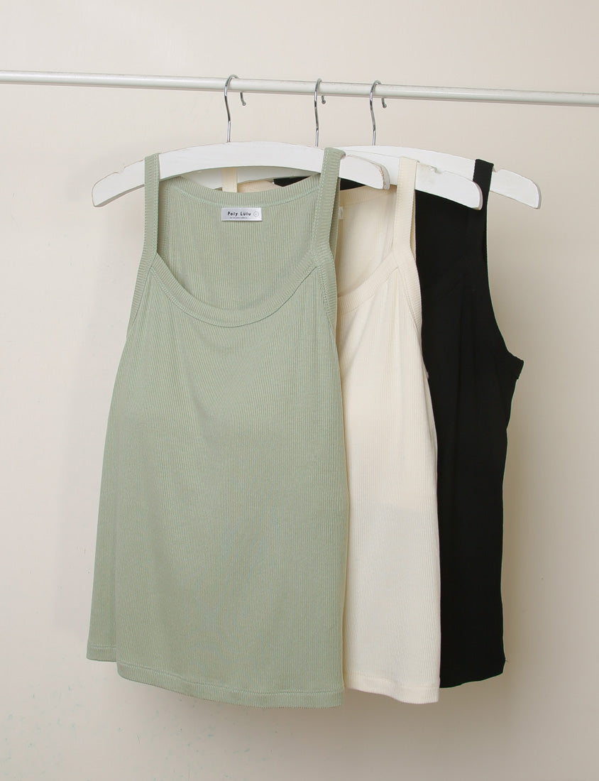 U-Neck Ribbed Shoulder Cut Plus Size BRATOP (with Padding)