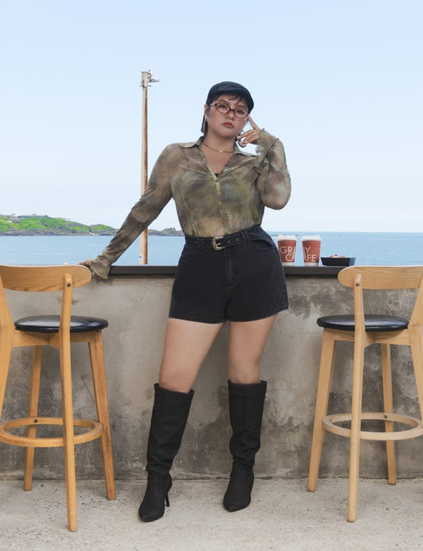 MUA! Sexy Statement Wash Plus Size Denim Shorts (With Belt)