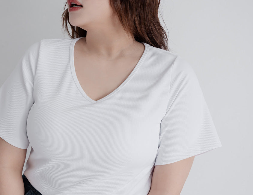 Pobra. Airy Ribbed V-Neck Short Sleeve Plus Size Bratop