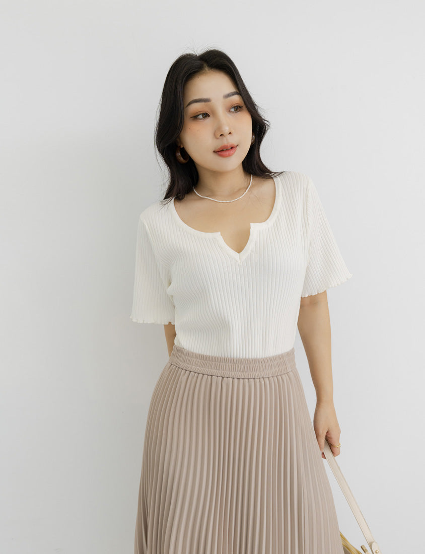 MISS. Essential Wavy Edge Plus Size Knit Top