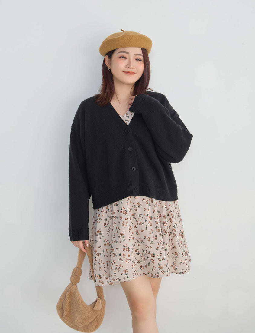 Classic V-Neck Multicolor Cropped Plus Size Knit Cardigan