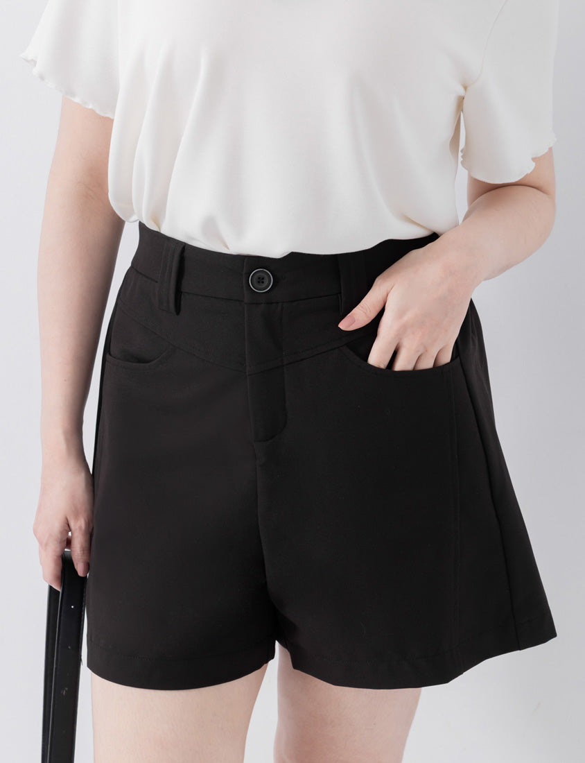 Tailored Seam Slim Fit Plus Size Shorts