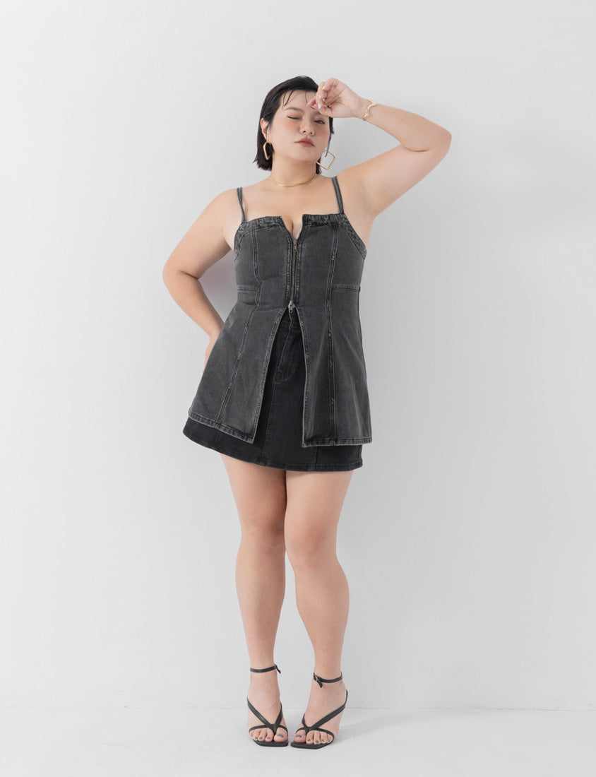 MUA! Distressed Zip-Up Convertible Plus Size Denim Vest
