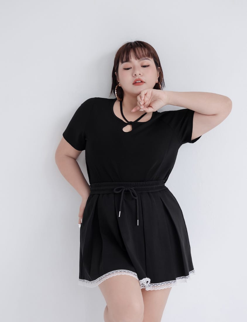 MUA! Space Cotton U-Neck Tie-Front Plus Size Top