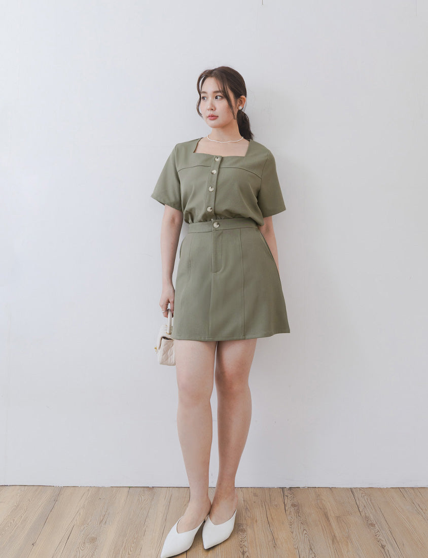 MISS. Korean Contrast Stitch Twill Back-Elastic Plus Size Mini Skirt