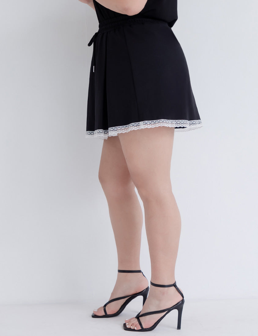 MUA! Pleated Lace-Trim Elastic Drawstring Plus Size Cotton Skirt (with Inner Shorts)