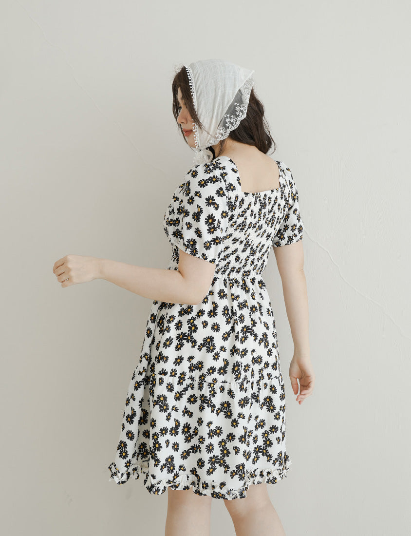 Daisy Print Square Neck Smocked Puff Sleeve Plus Size Mini Dress