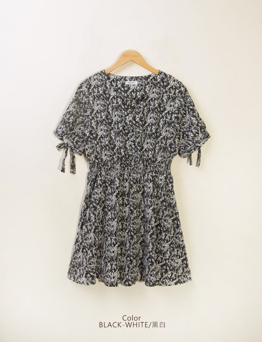 Heart Button Cuff Tie Plus Size Floral Mini Dress