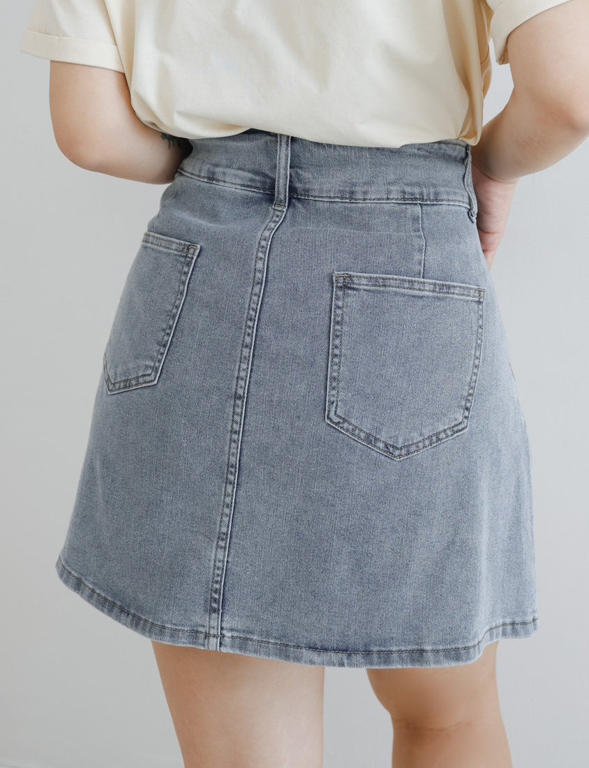 Stitched Waistband Plus Size Denim Skort (With inner pants)