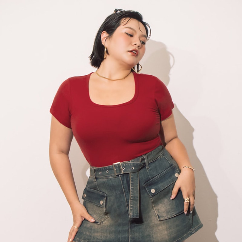 MUA! Ribbed Square Neck Side-Ruched Plus Size Top
