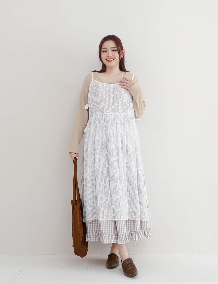 U-Neck Slim Fit Plus Size Long Sleeve Tee