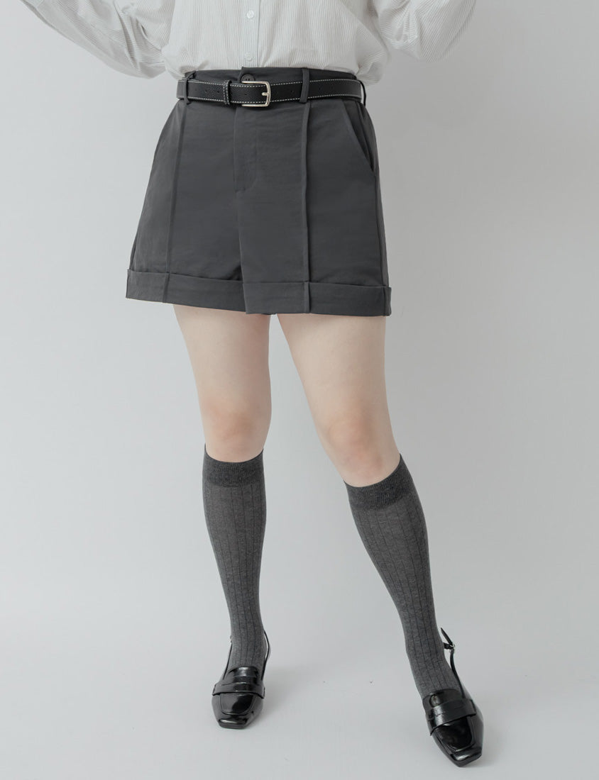 Elastic Back Waist Structured Cuffed Plus Size Shorts (With Belt)