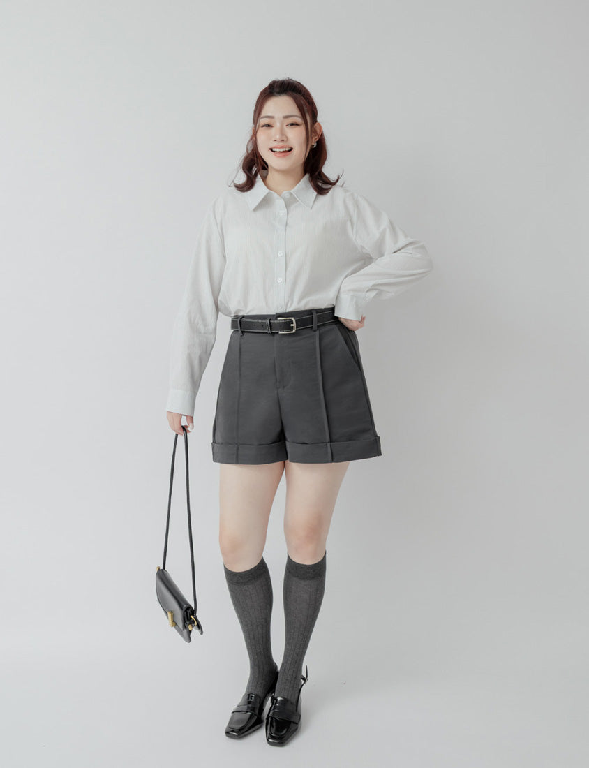 Elastic Back Waist Structured Cuffed Plus Size Shorts (With Belt)