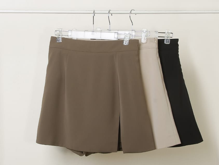 MISS. Structured Lightweight A-line Slit Plus Size Tailored Skirt (With Short)