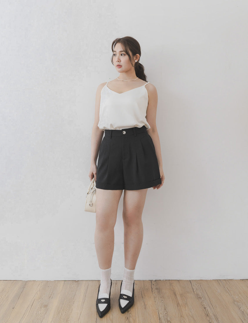 MISS. Wrinkle-Resistant Skin-Friendly Linen Cuffed Plus Size Shorts