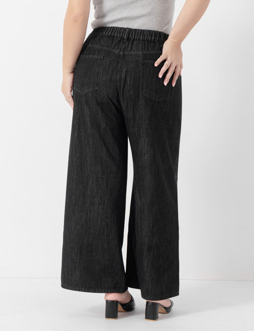 Standard Stitch Detail Plus Size Wide-Leg Jeans