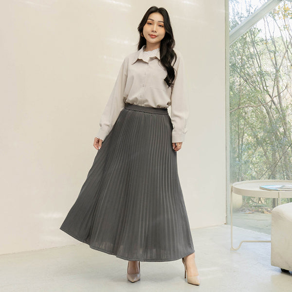 MISS. Fairy Pleated Elastic Waist Plus Size Maxi Skirt