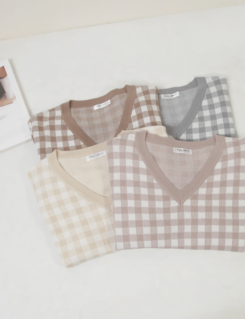 Plaid V-Neck Knit Plus Size Short Sleeve Top