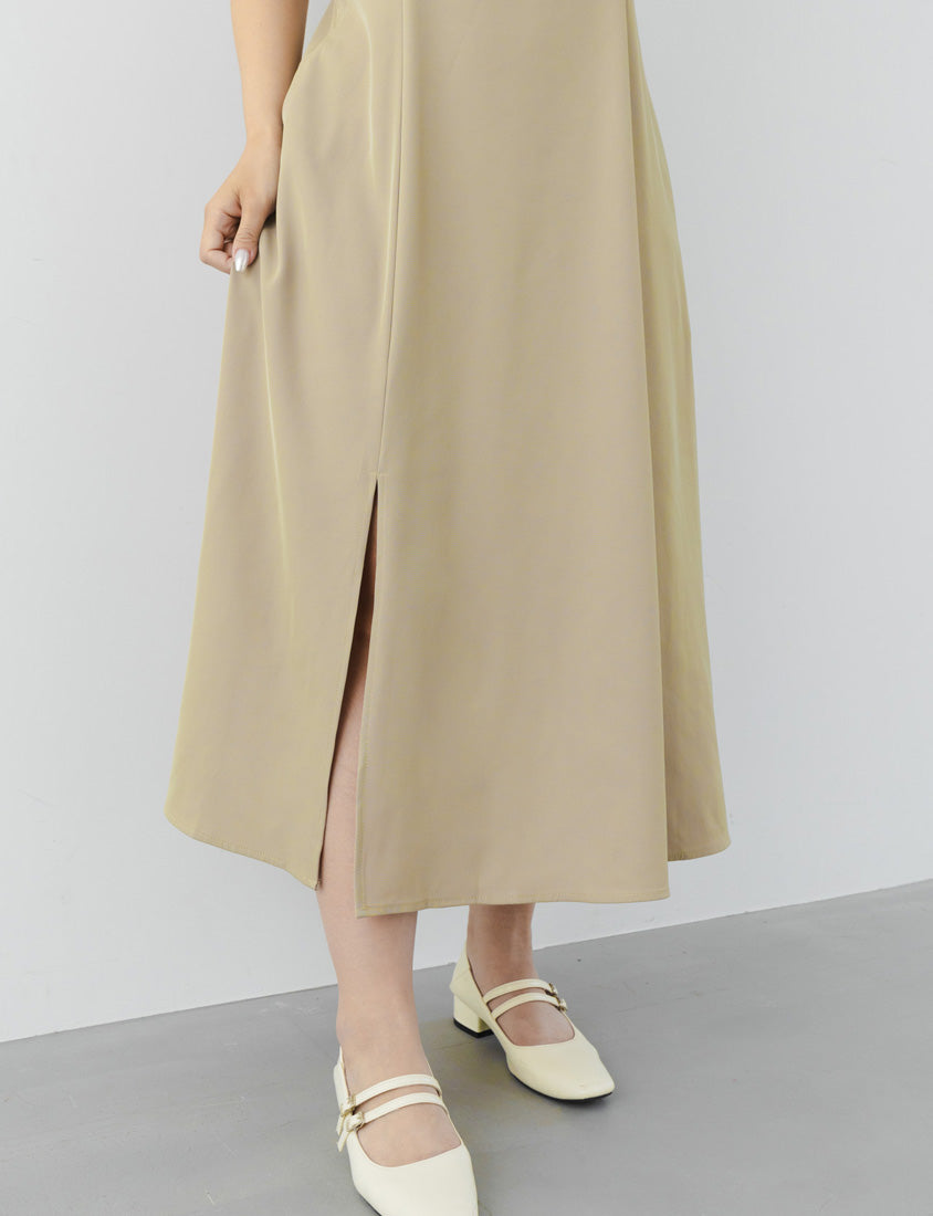 Wrinkle-Resistant Front Slit Adjustable Strap Plus Size Maxi Dress