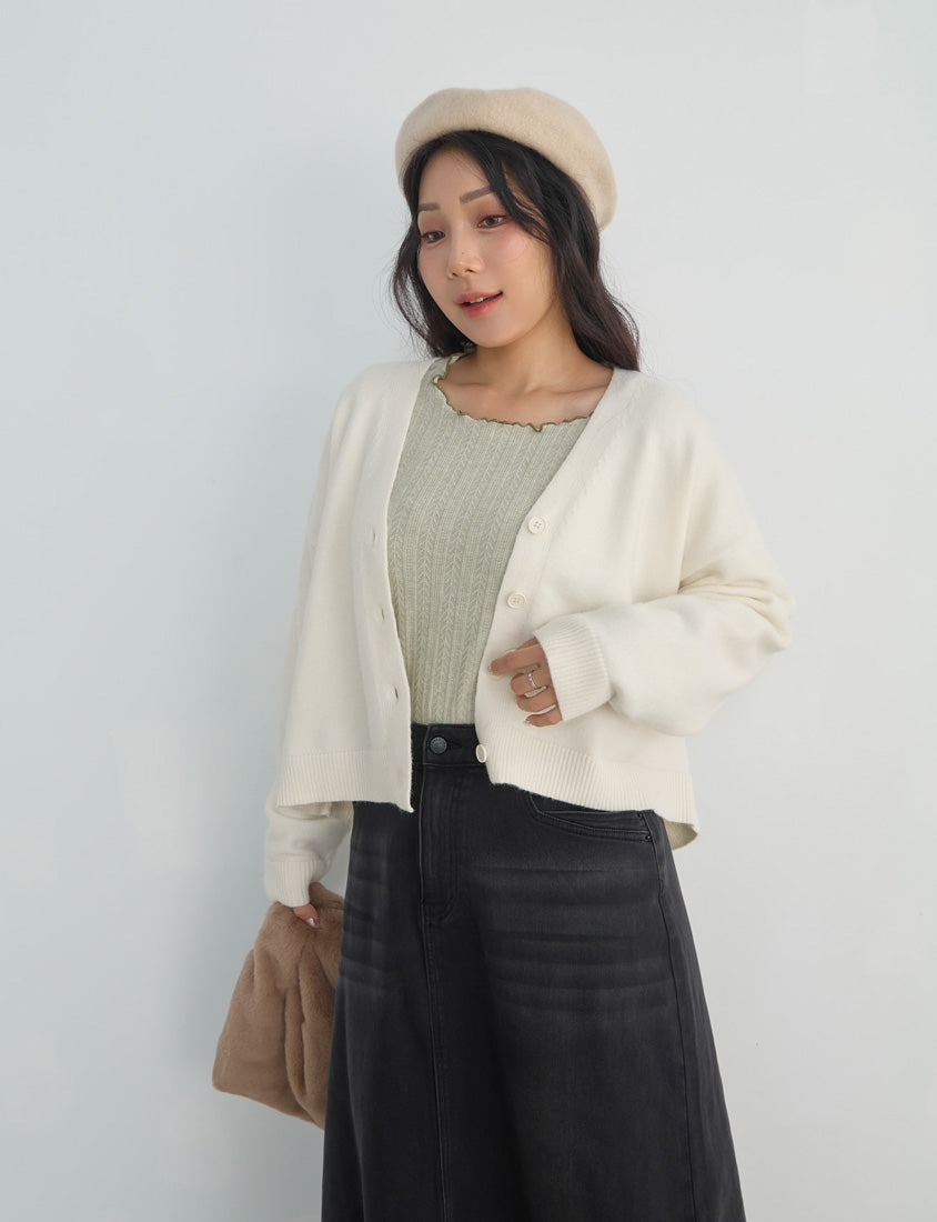 Classic V-Neck Multicolor Cropped Plus Size Knit Cardigan