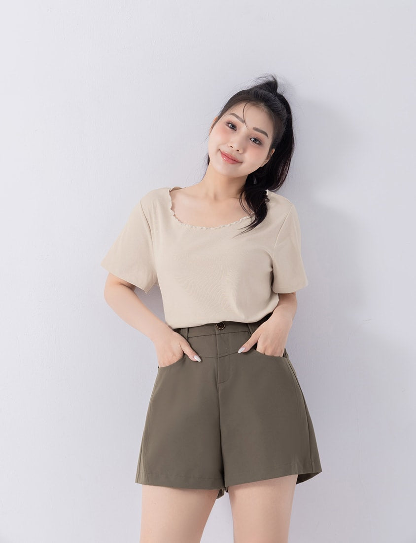 Tailored Seam Slim Fit Plus Size Shorts