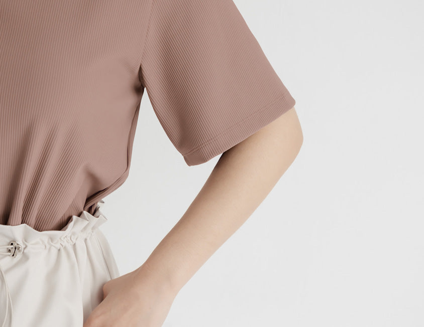 Pobra. Airy Ribbed V-Neck Short Sleeve Plus Size Bratop