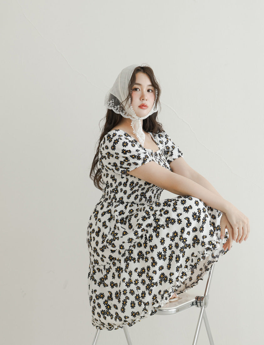 Daisy Print Square Neck Smocked Puff Sleeve Plus Size Mini Dress