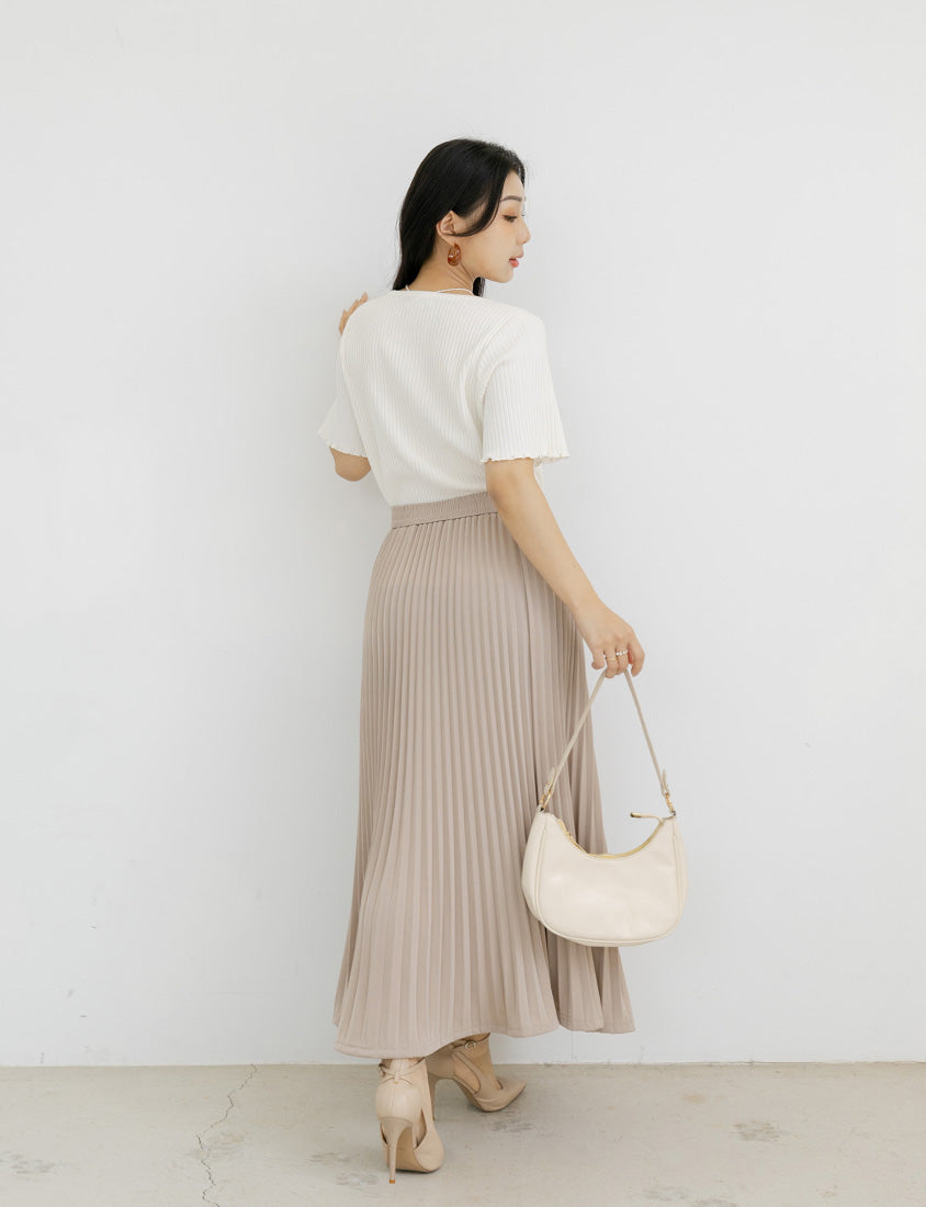 MISS. Essential Wavy Edge Plus Size Knit Top
