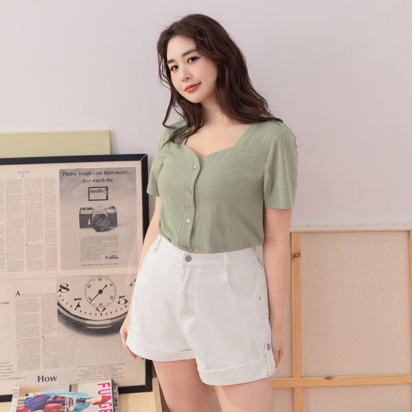 Multicolor Heart Collar Floral Button Plus Size Ribbed Top
